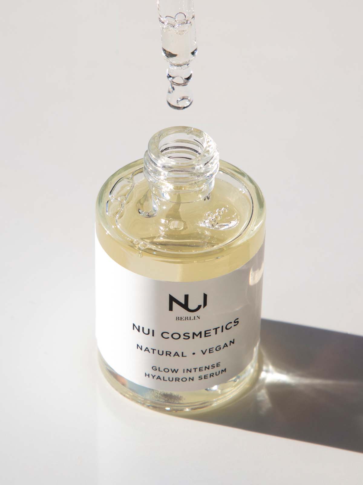 NUI Glow Intense Hyaluron Serum - Sofort straffend