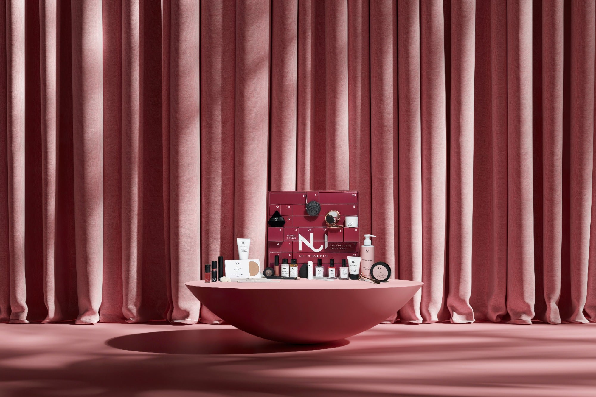 NUI_Cosmetics_Beauty_Adventcalendar__all_products_1_24-PhotoRoom.jpg