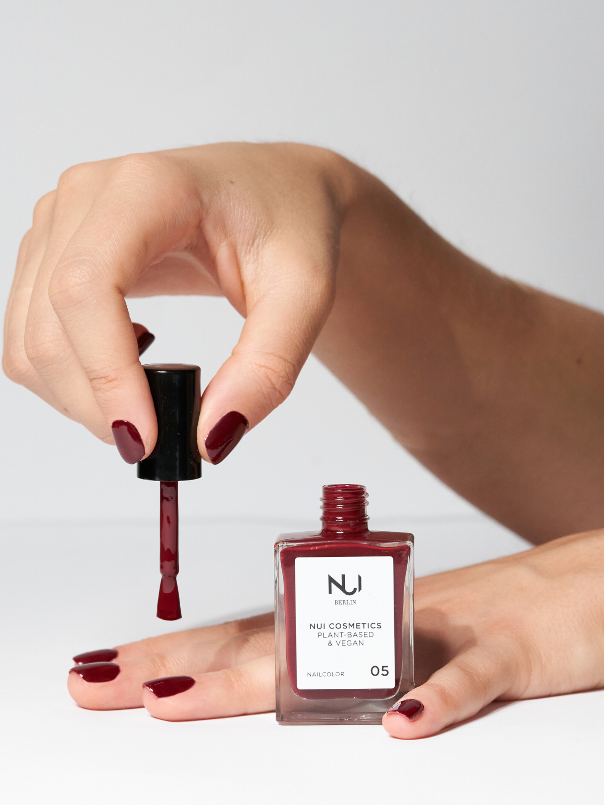 Plant-based & Vegan Nailcolor - 05 DARK RED