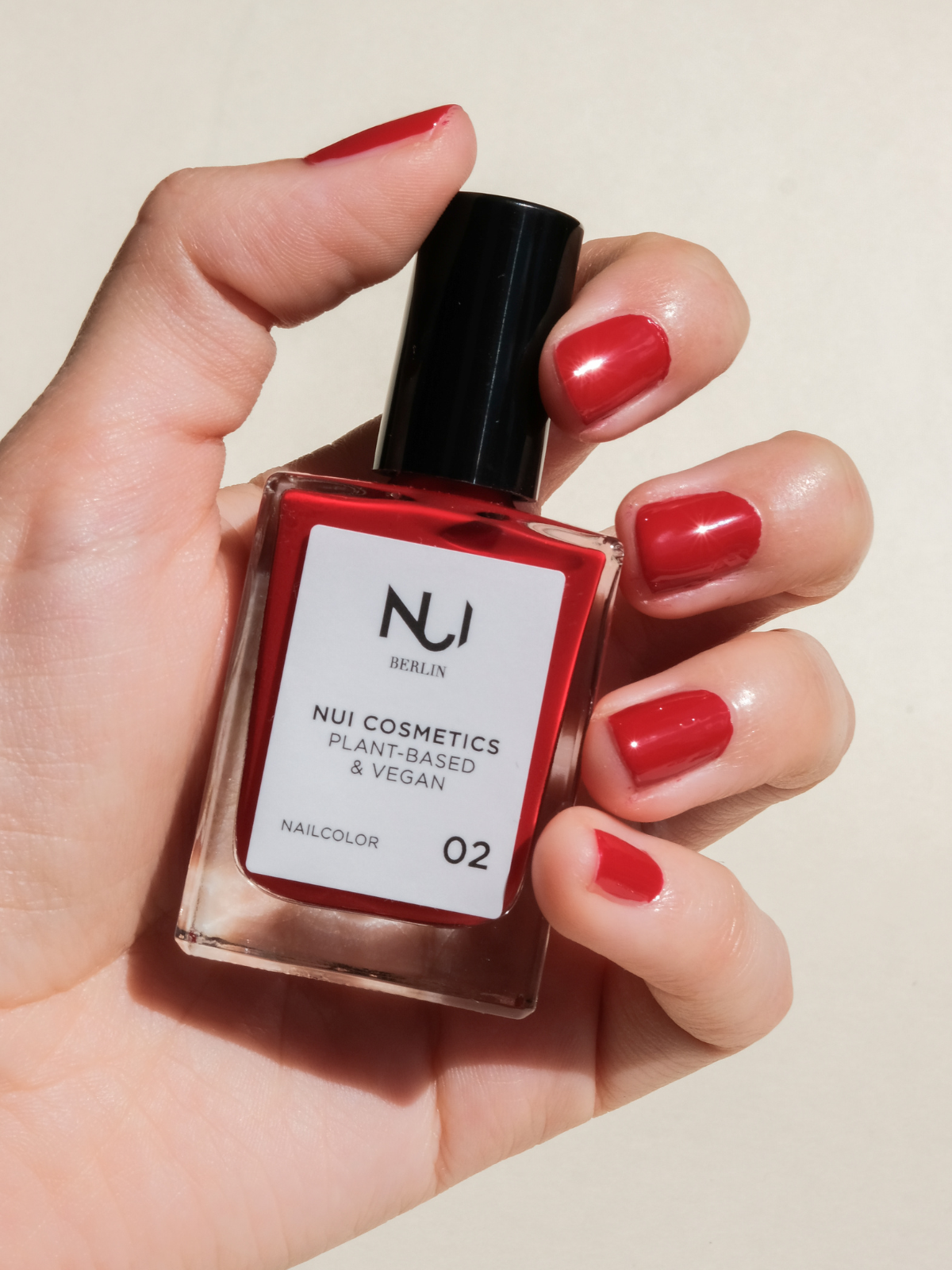 Cosmetics & NUI – - Plant-based Nailcolor Vegan RED 02